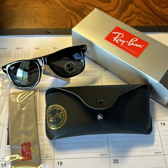 Ray Ban sunglasses. New Unisex comes with items shown main image 4